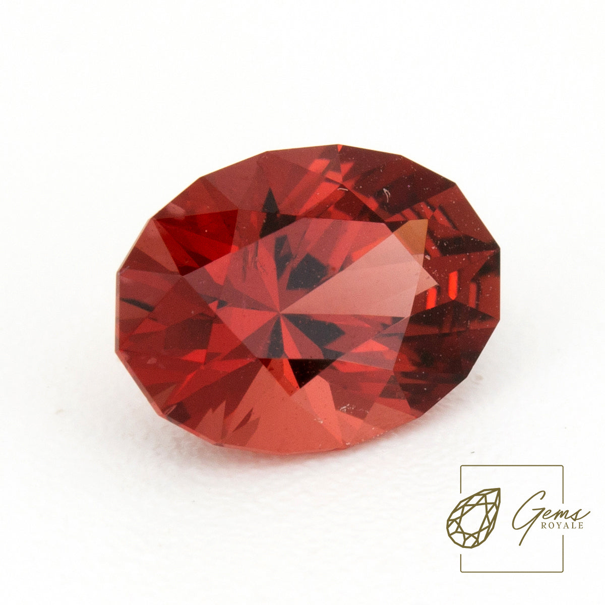 Oval cut Garnet 1.13 Ct