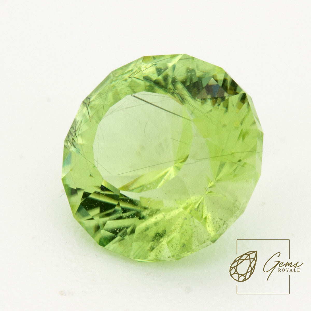 Fancy brilliant cut Peridot, 2.5 carats
