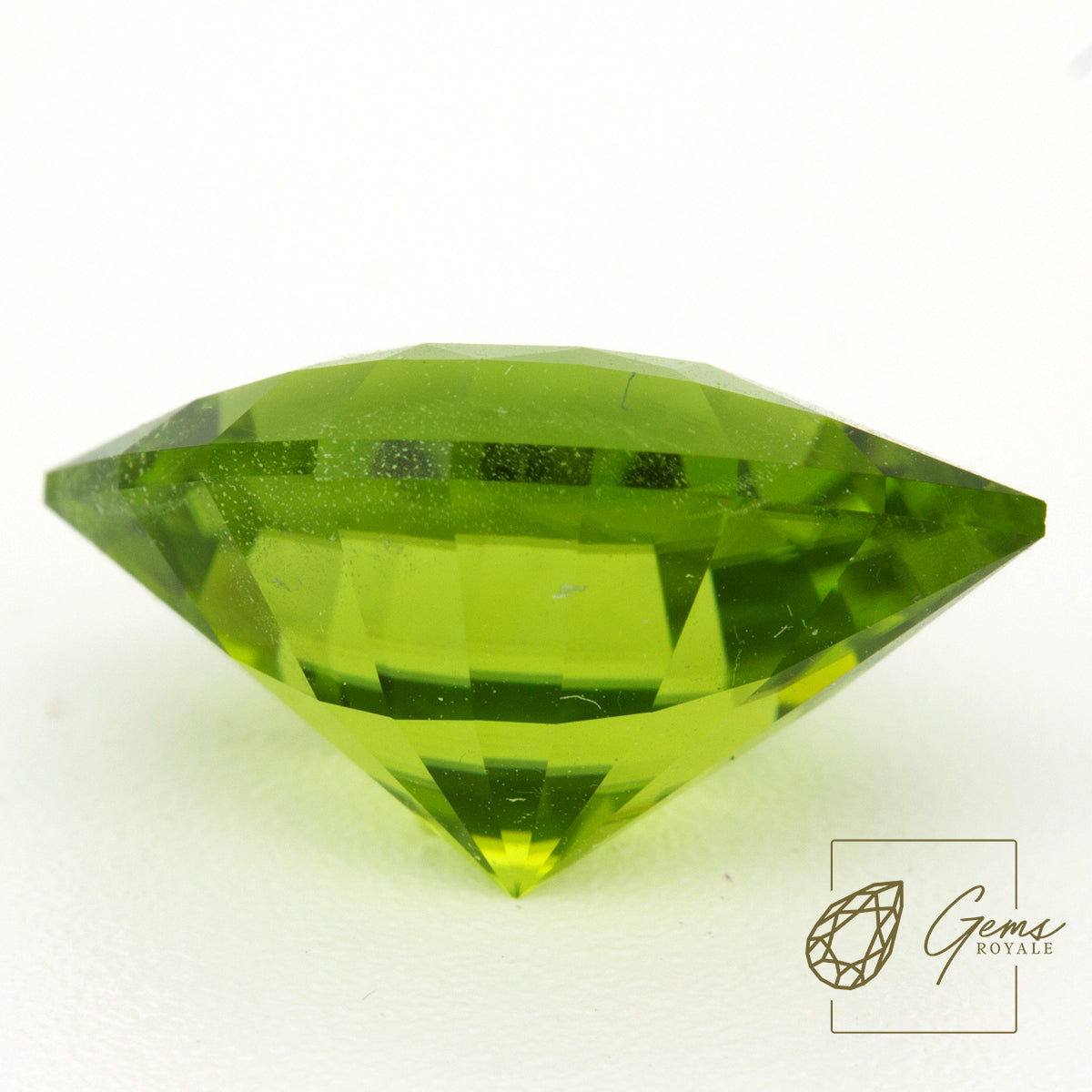 Eye cut Peridot 6.7 Ct