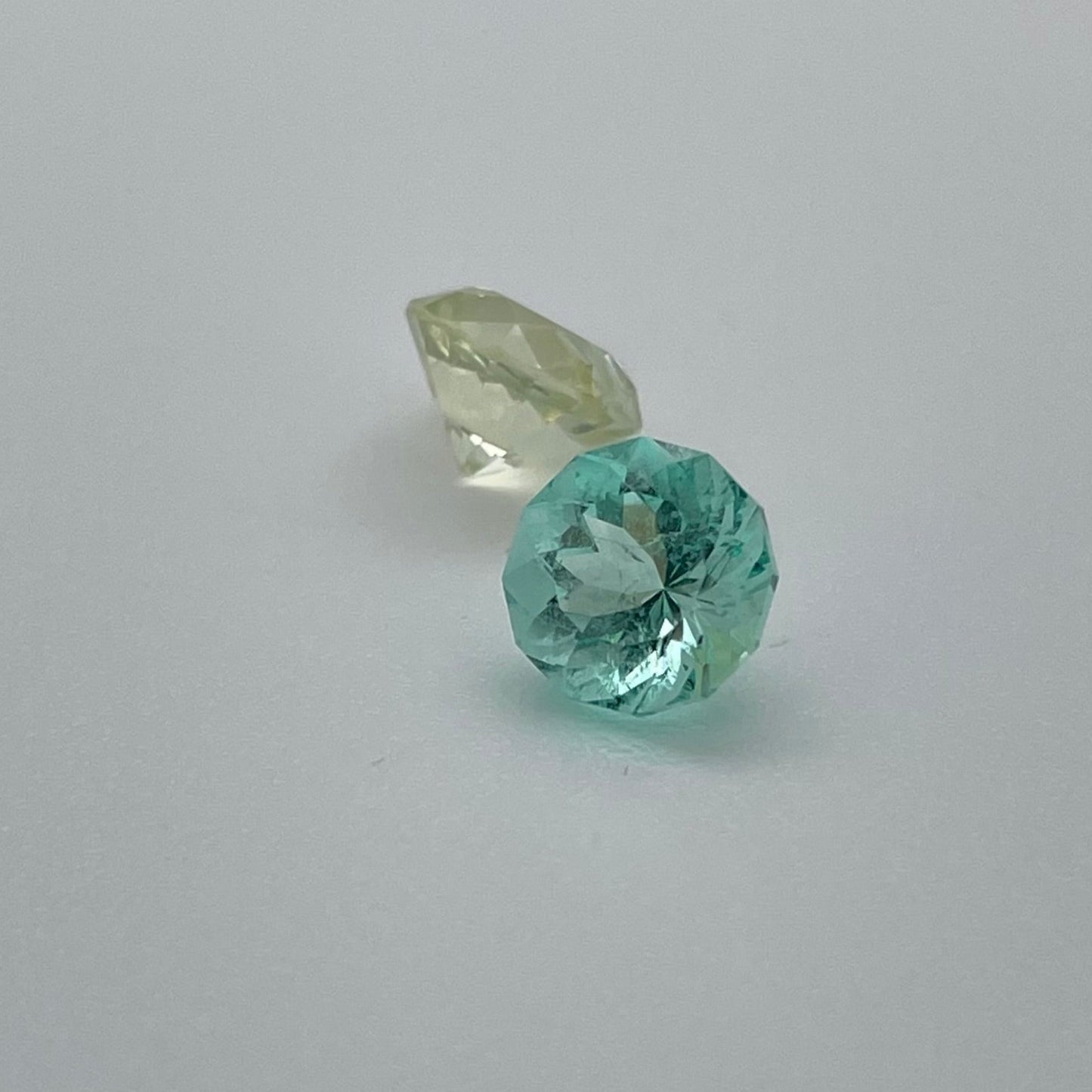 Brilliant cut yellow Sapphire and Colombian Emerald duo