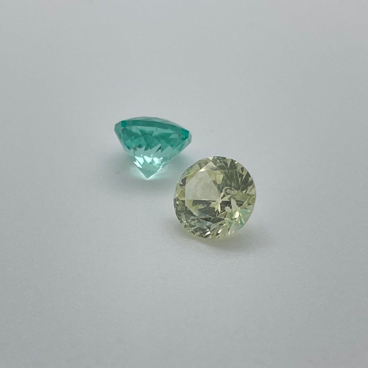 Brilliant cut yellow Sapphire and Colombian Emerald duo