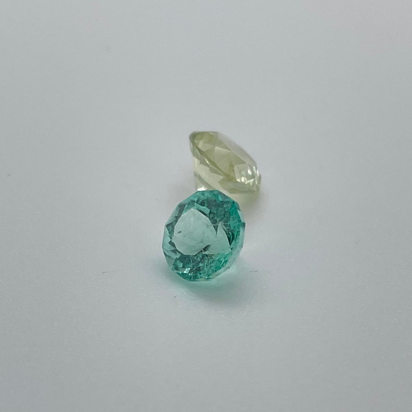 Brilliant cut yellow Sapphire and Colombian Emerald duo