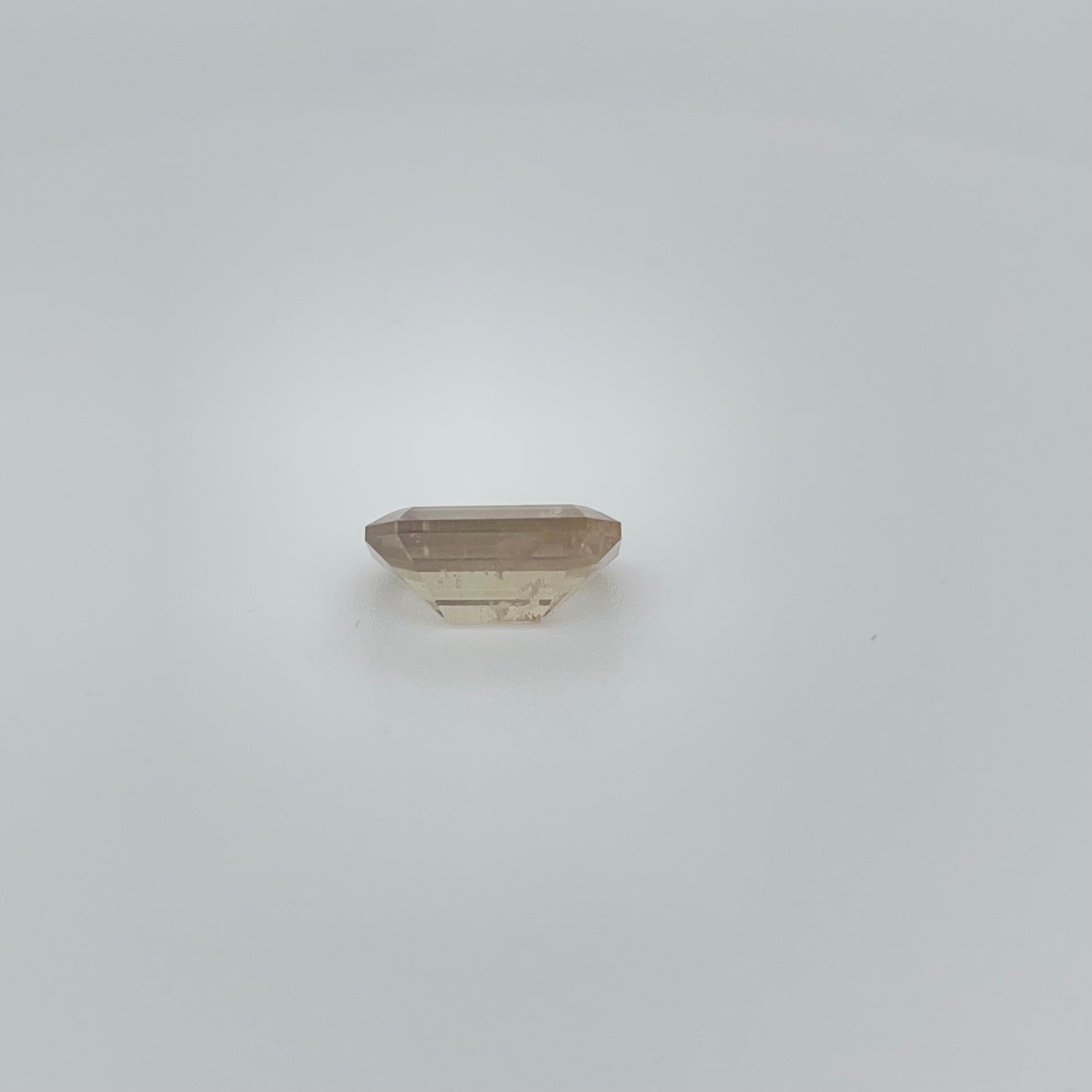Cushion cut brown Sapphire, 6.18 ct