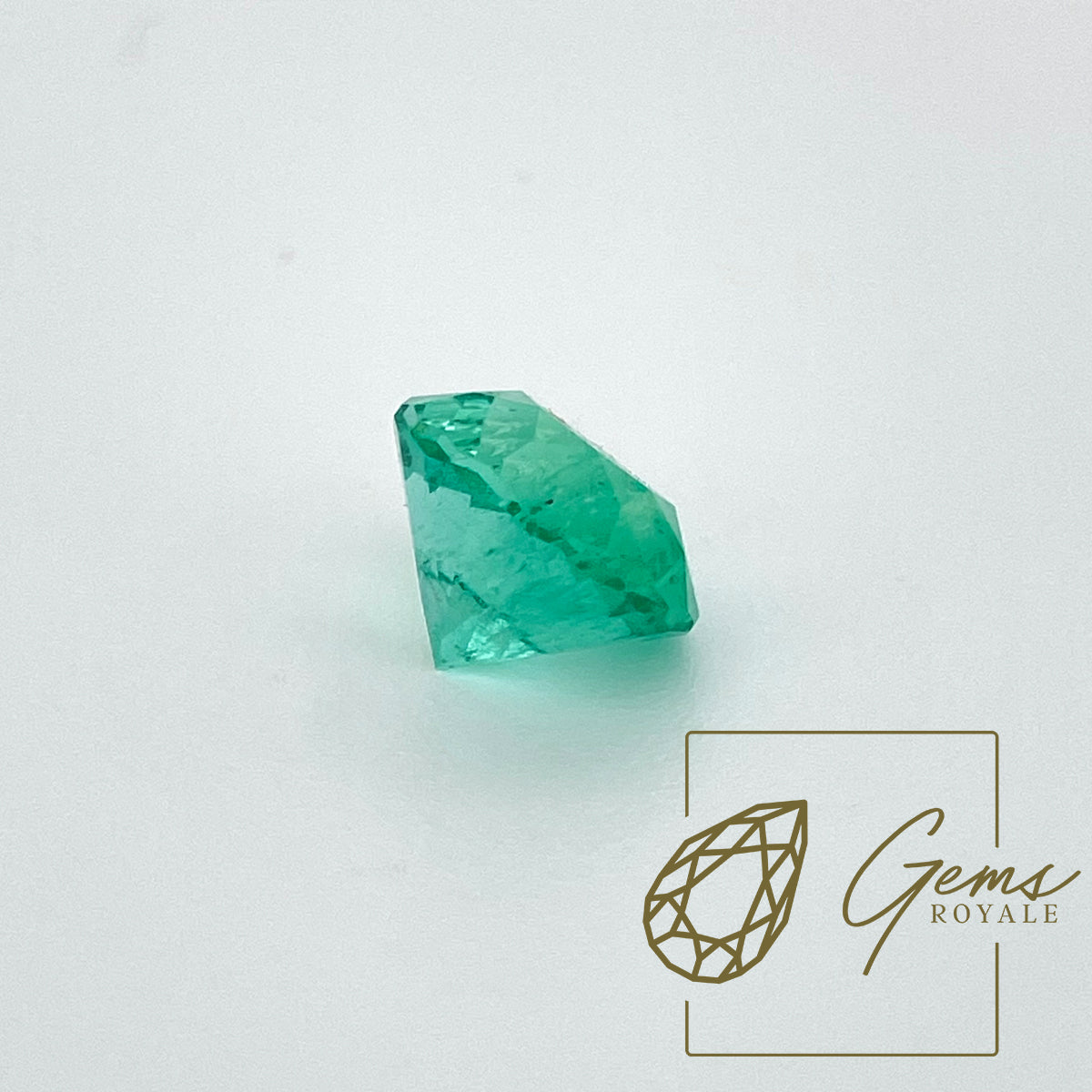 Round brill cut, Colombian Emerald, 3.98 ct