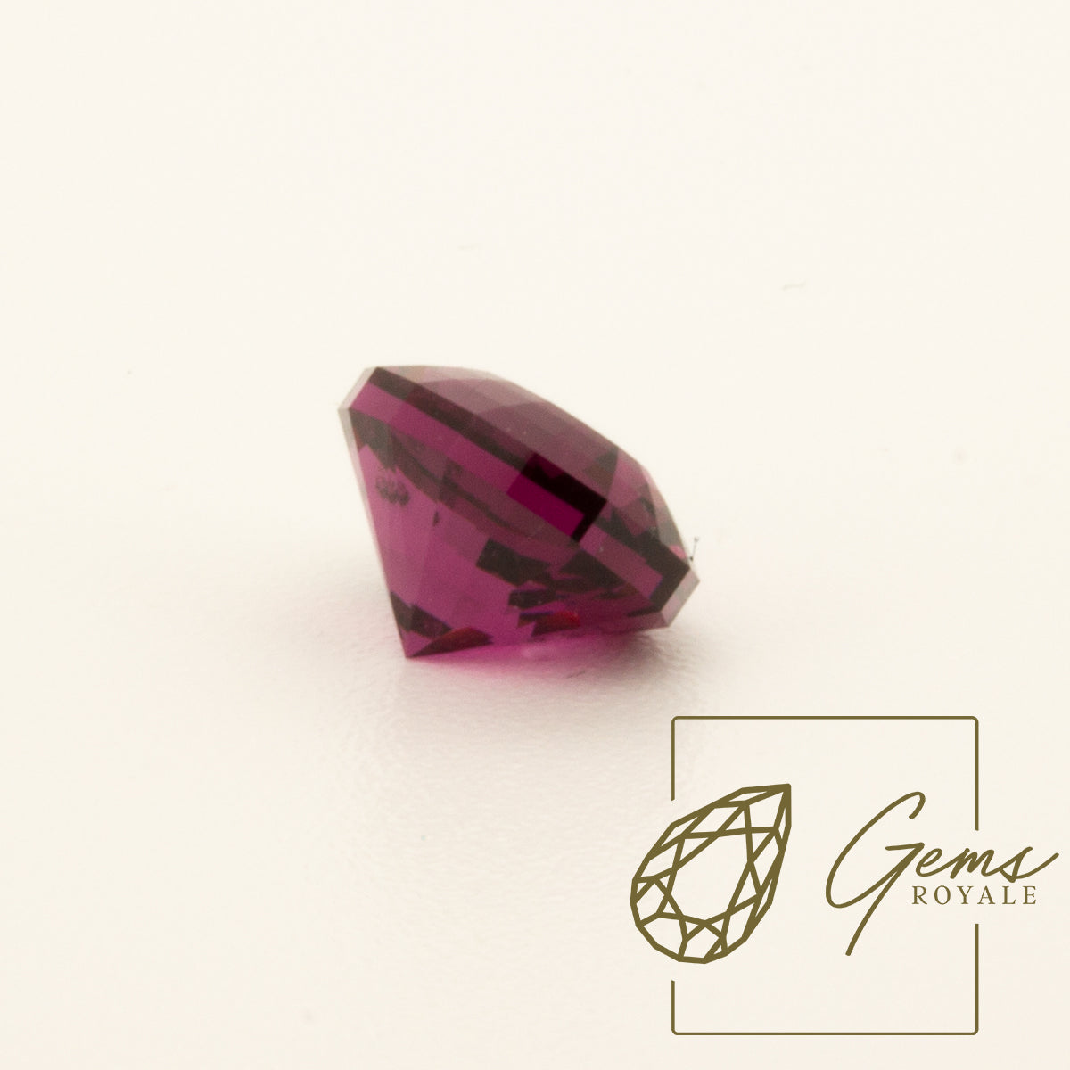 Oval Umbalite Garnet, 2.54 ct