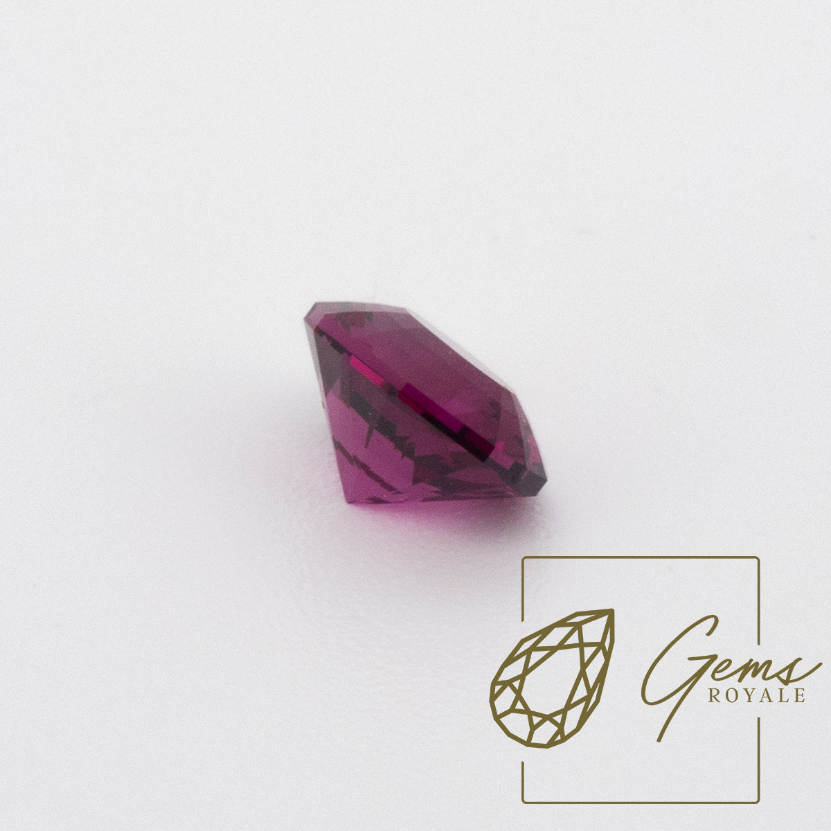 Oval Umbalite Garnet, 1.62 ct