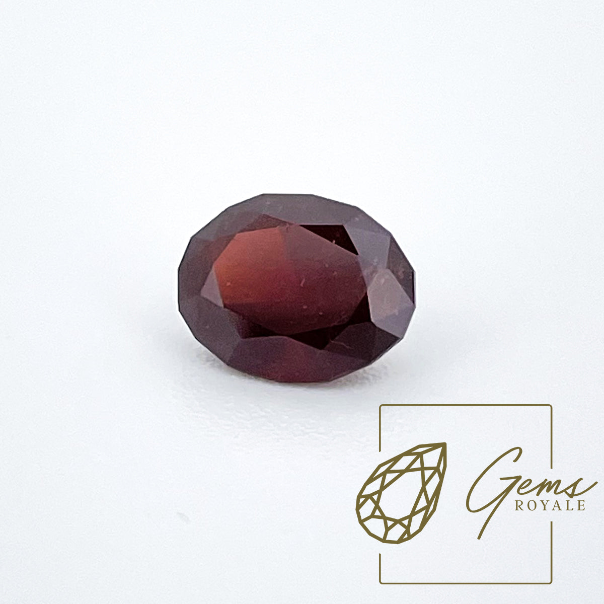 Oval brilliant Rhodolite Garnet, 2.46 carats