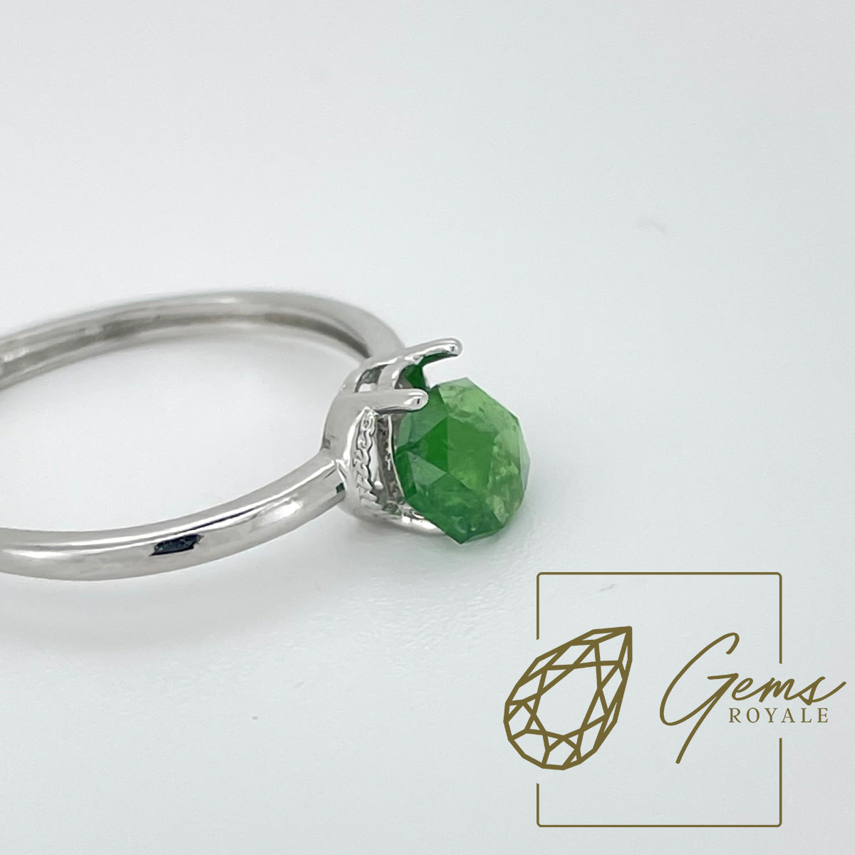 Rose cut Tsavorite garnet 0.68 ct
