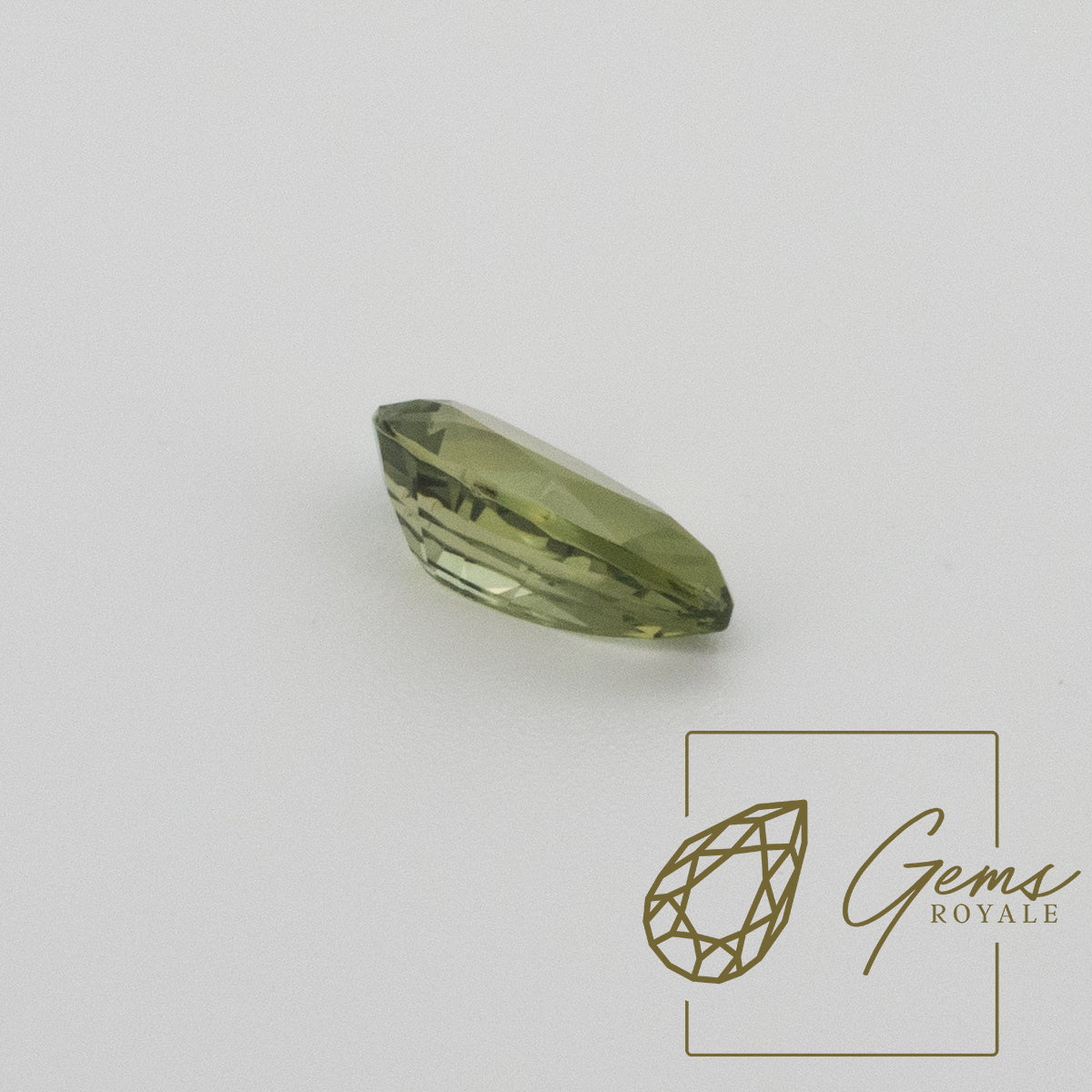 Green pear shape Sapphire, 3.55 carats