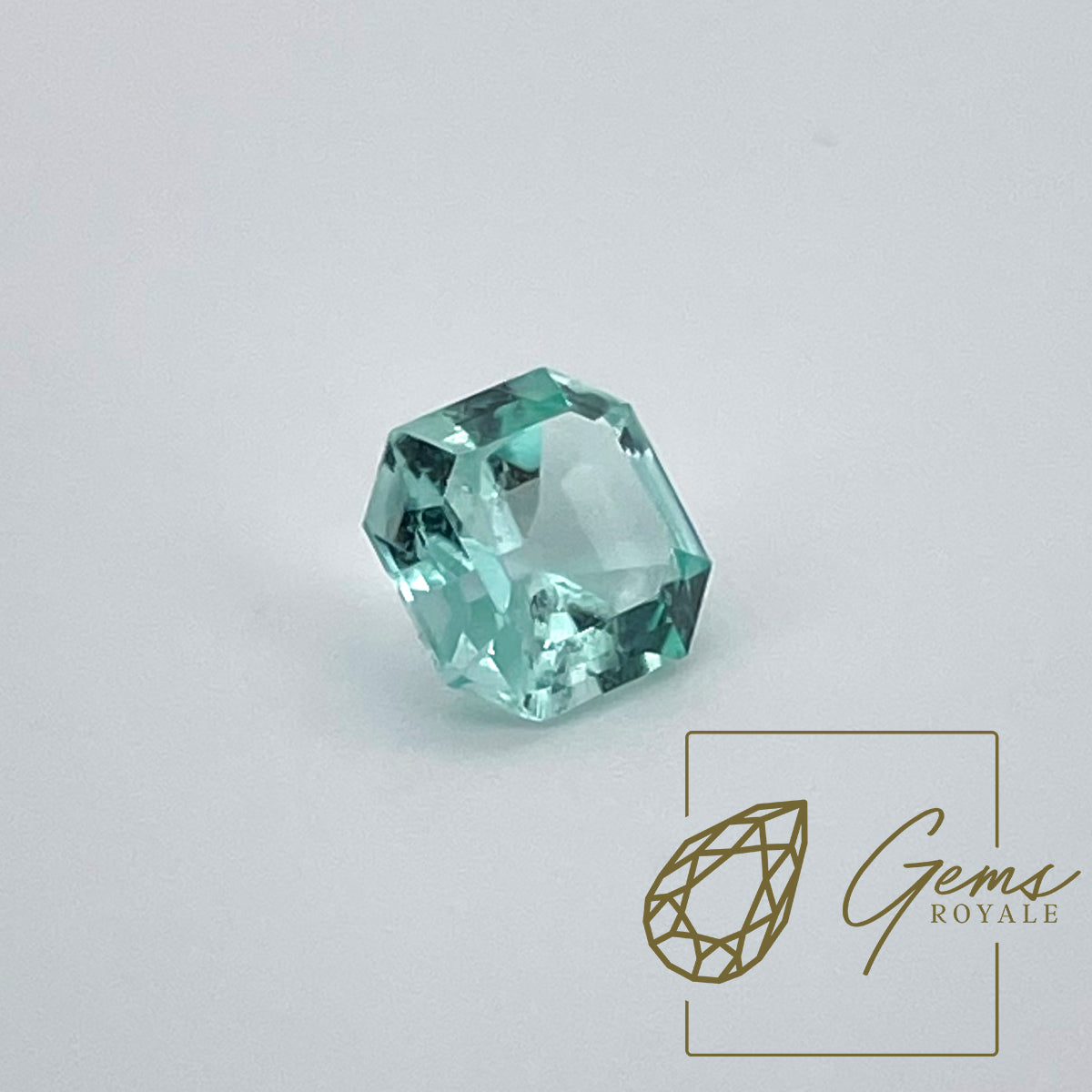 Emerald cut, Colombian Emerald, 0.81 ct