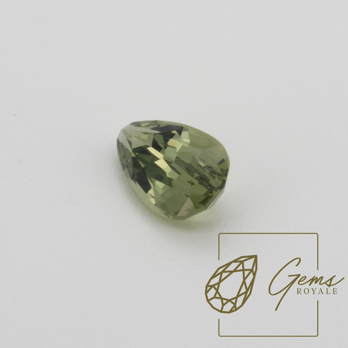 Green pear shape Sapphire, 3.55 carats