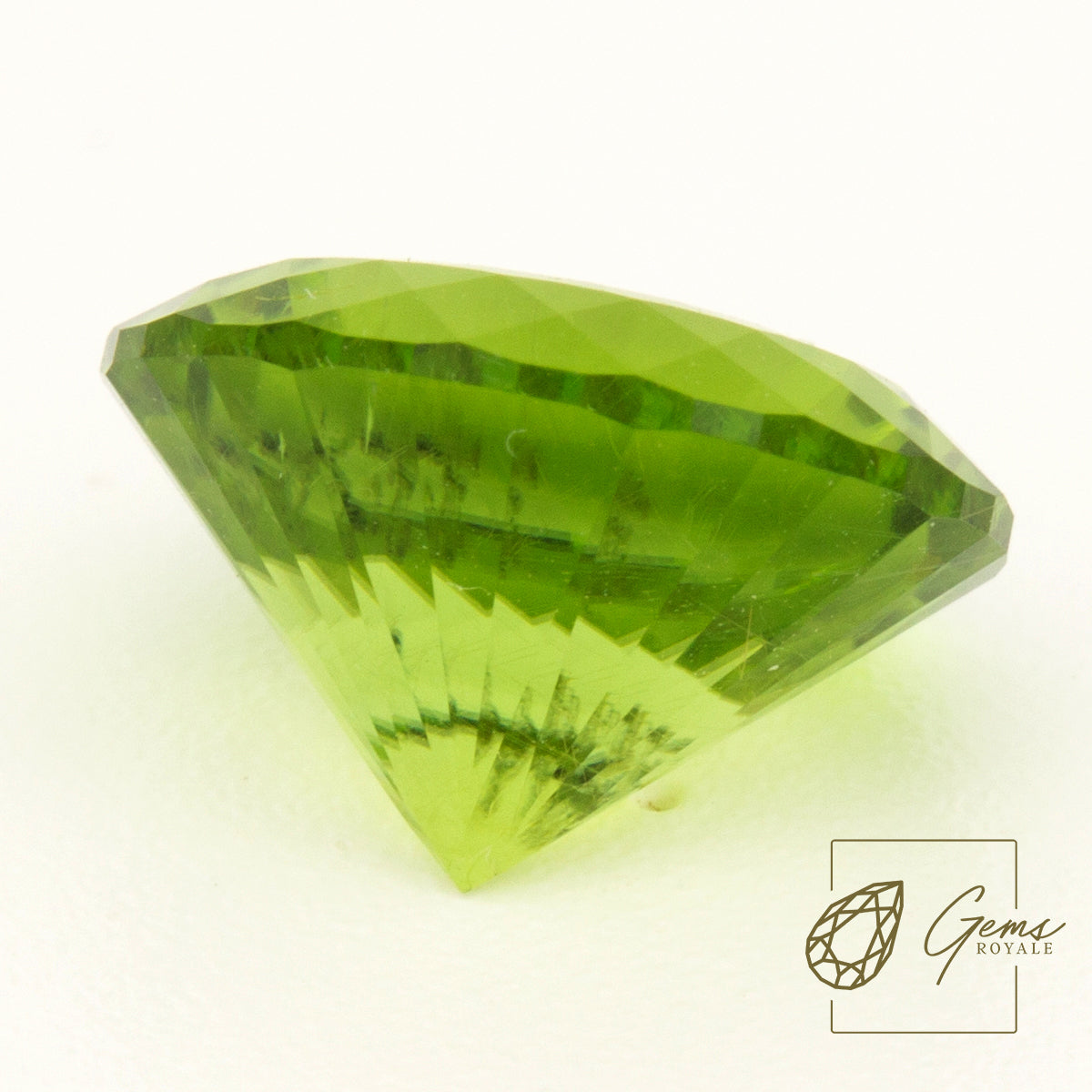 Fancy brilliant cut Peridot, 4.90 carats