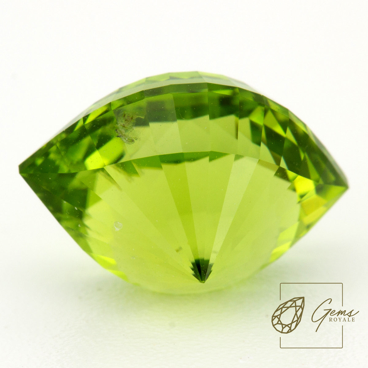 Eye cut Peridot 5.09 Ct