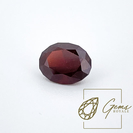 Oval brilliant Rhodolite Garnet, 2.46 carats